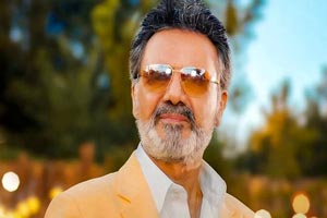 همخوانی مردم با ترانه معین در کنسرت خیابانی اصفهان
