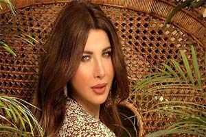 رونمایی نانسی عجرم از پیراهن پرزرق و برق