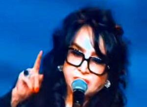 حمیرا خواننده 81 ساله ایرانی از بزرگرتین آرزویش می گوید